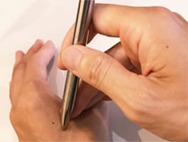 刺さない鍼「てい鍼」